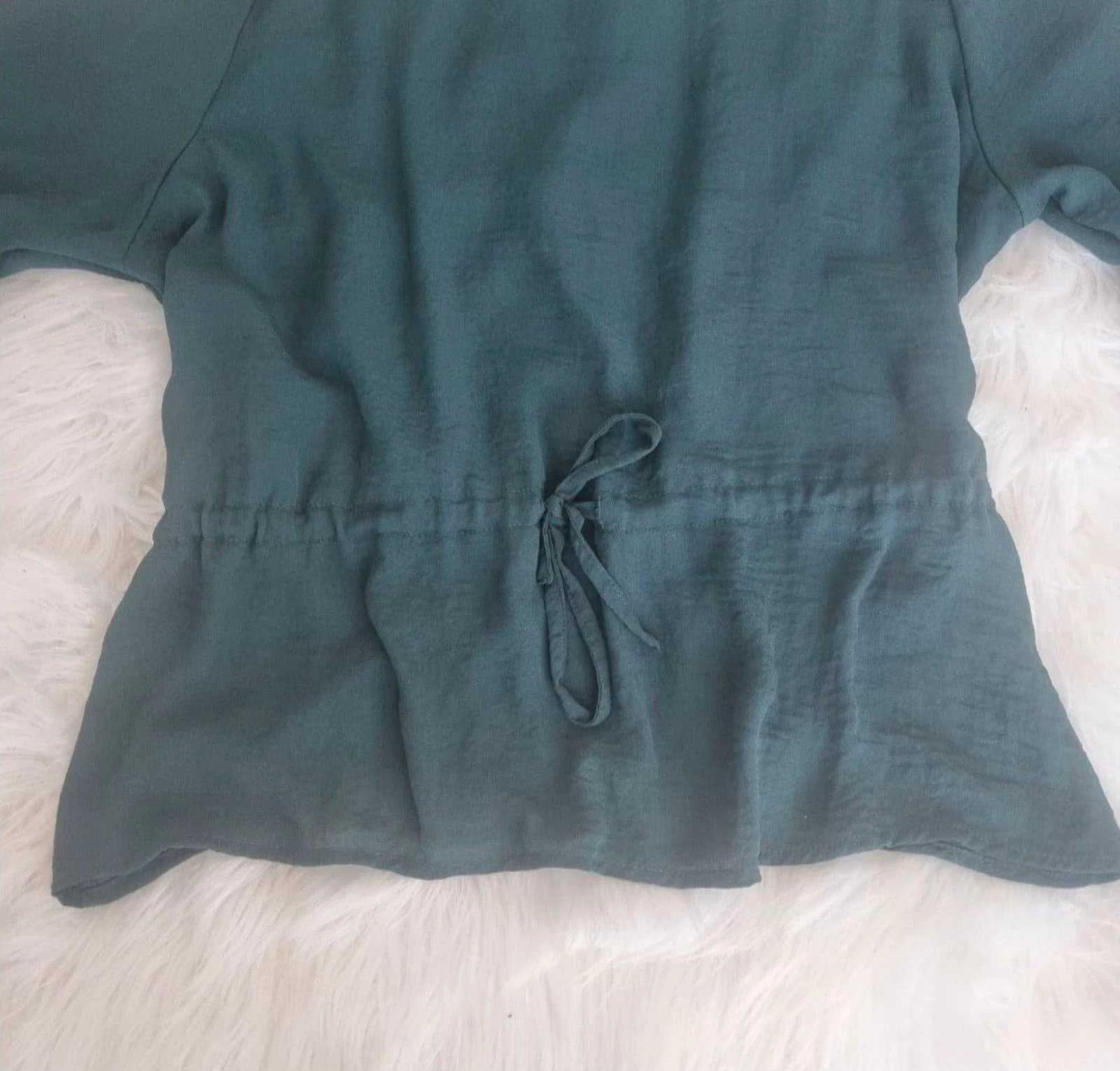 ONLY blusa verde oscuro con mangas abullonadas y cordón en la cintura / top peplum talla M – photo 4